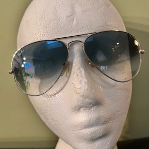 Rayban Aviator size large rb 3025